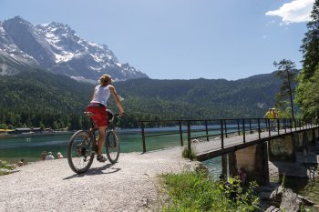 Radtour am Eibsee bei Garmisch-Partenkirchen © Stephan Baur-fotolia.com