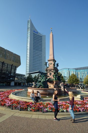 Mendebrunnen auf dem Augustusplatz in Leipzig © LTM/Andreas Schmidt