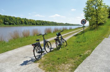 Radweg entlang des Nord-Ostsee-Kanals © neelam279/pixabay.com