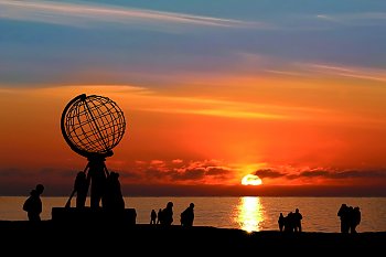 Sonnenuntergang am Nordkap © MyWorld-fotolia.com