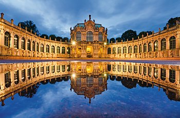 Zwinger bei Nacht © Mapics-fotolia.com