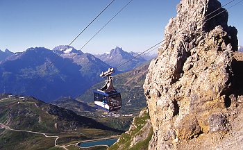 Die Vallugabahn schwebt über St. Anton © TVB St. Anton am Arlberg