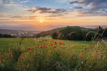 Schöner Sonnenaufgang in der Rhön © Eduard-fotolia.com