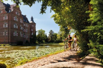 Radfahren im Rhein-Erft-Kreis - Schloss Bedburg © Tourismus NRW e.V.