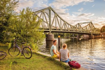 Fahrradtour zur Glienicker Bruecke © visitBerlin/Dagmar Schwelle