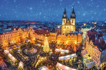 Weihnachtsmarkt auf dem Marktplatz in Prag © eyetronic - stock.adobe.com