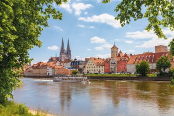 Regensburg im Sommer © Jan Schuler - stock.adobe.com