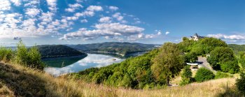 Blick auf Schloss Waldeck am Edersee © DirkR - stock.adobe.com