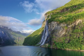 Geirangerfjord mit dem Wasserfall Sieben Schwestern © mmuenzl-fotolia.com
