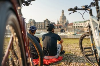 Unterwegs auf dem Elberadweg © DZT/Felix Meyer