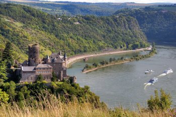 Burg Katz mit Loreleyfelsen © Frank Wagner - stock.adobe.com