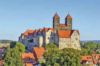 Stiftskirche St. Servatii und Schloss © borisb17-fotolia.com
