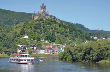  © travelpeter-shutterstock.com/2013