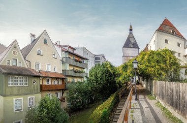  &copy; mRGB-stock.adobe.com