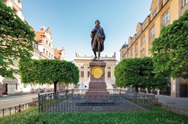  &copy; js-photo-stock.adobe.com