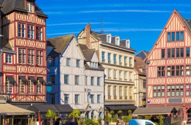  &copy; aterrom-stock.adobe.com