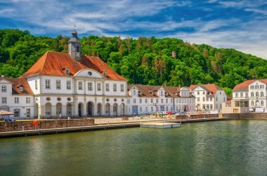  &copy; mojolo - stock.adobe.com