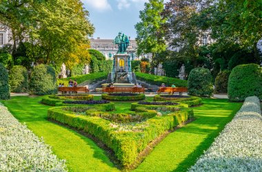 © dudlajzov - stock.adobe.com