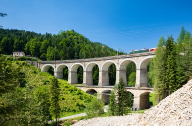  © Richard Semik - stock.adobe.com