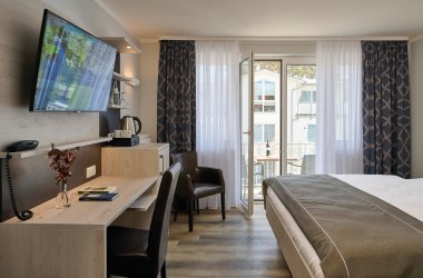  &copy; BURWITZ_POCHA