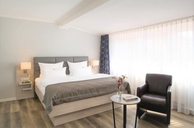  &copy; BURWITZ_POCHA