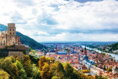 Panoramablick auf das wunderschöne Heidelberg &copy; Freesurf-stock.adobe.com