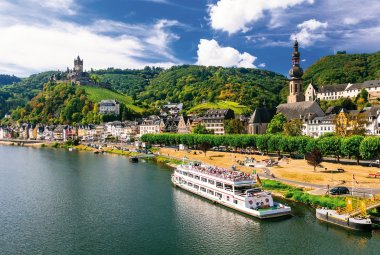 Schifffahrt auf der Mosel bei Cochem © Freesurf - stock.adobe.com
