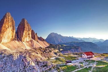 Drei-Zinnen-Hütte in den Dolomiten © pixabay.com/Julius_Silver