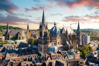 Blick auf Aachen mit Dom © engel.ac-stock.adobe.com