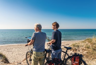 Radtour entlang des Ostseeküstenradweges am Strand von Graal-Müritz © TMV/Süß