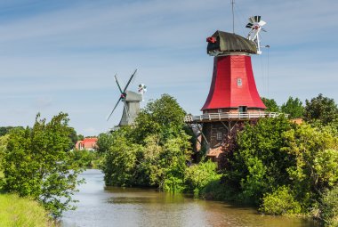 Die Greetsieler Windmühlen © Conny Pokorny - stock.adobe.com