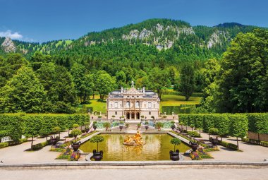 Schloss Linderhof © saiko3p-Shutterstock