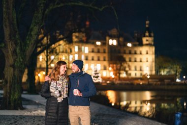 Weihnachtsmarkt am Schweriner Schloss © TMV/Gross