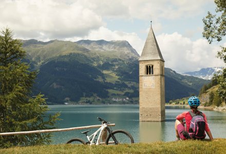 Versunkener Kirchturm im Reschensee